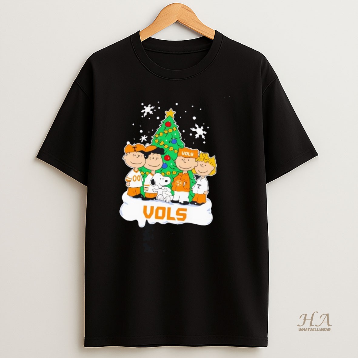 Official Peanuts Characters Tennessee Volunteers Christmas Tree T Shirt