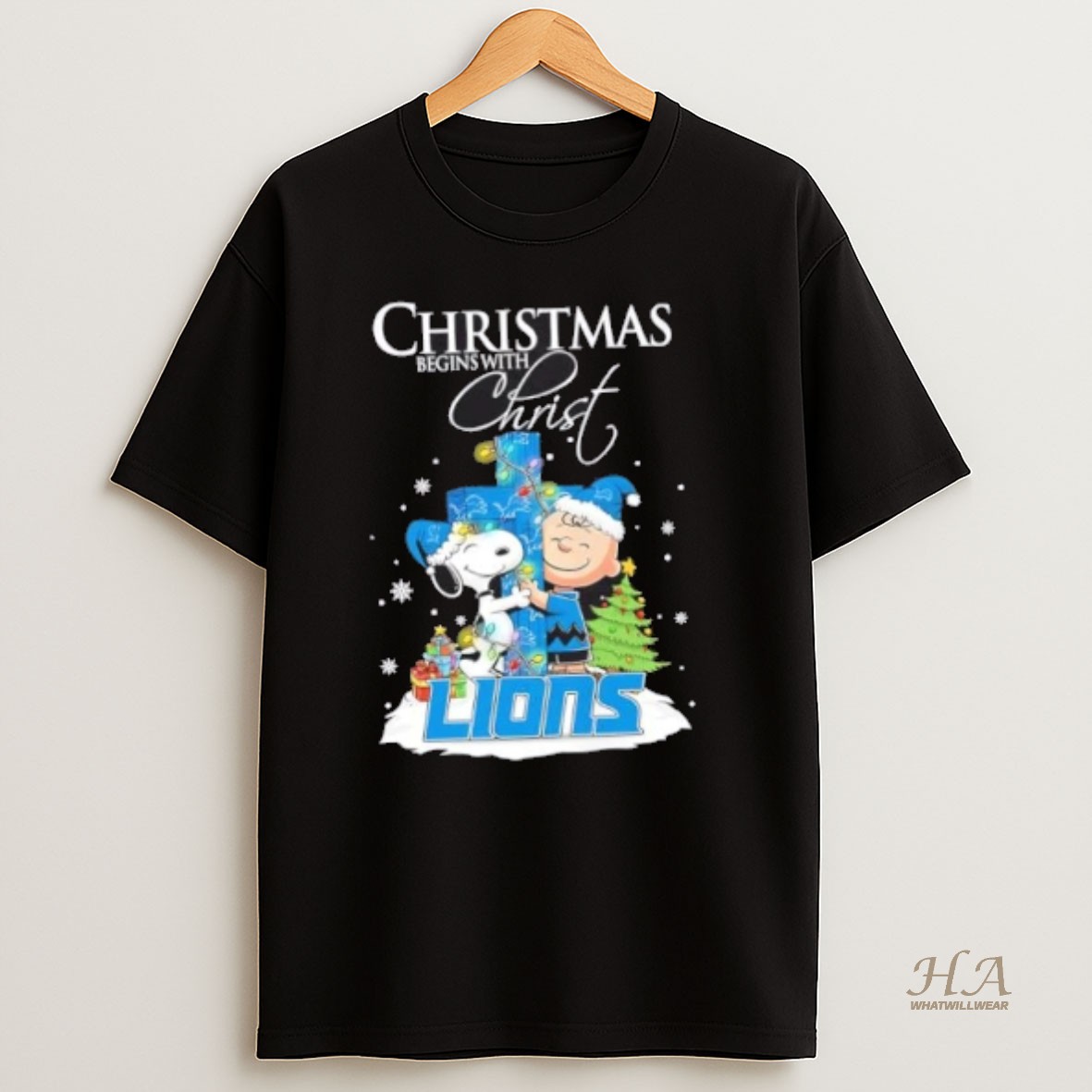 Official Snoopy And Charlie Brown X Detroit Lions Christmas Begins With Christ T Shirt