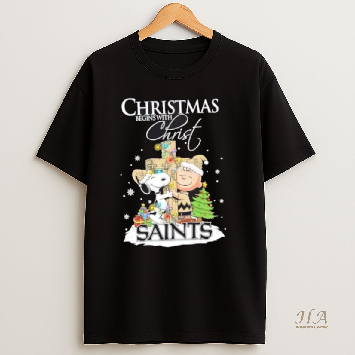 Official Snoopy And Charlie Brown X New Orleans Saints Christmas Begins With Christ T Shirt