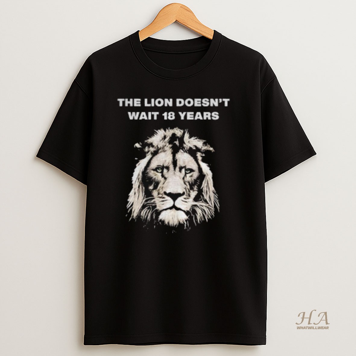 Official The Lion Doesnt Wait 18 Years T Shirt