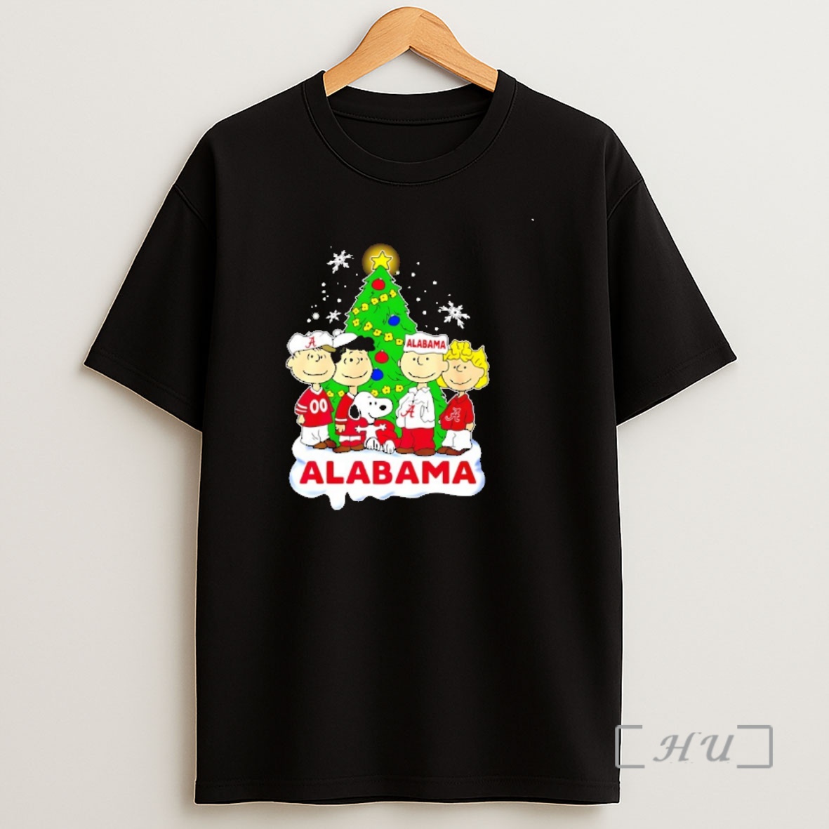 Officials Alabama Crimson Tide Snoopy And The Peanuts Christmas 2025 Premium Shirt Sweatshirt Tee