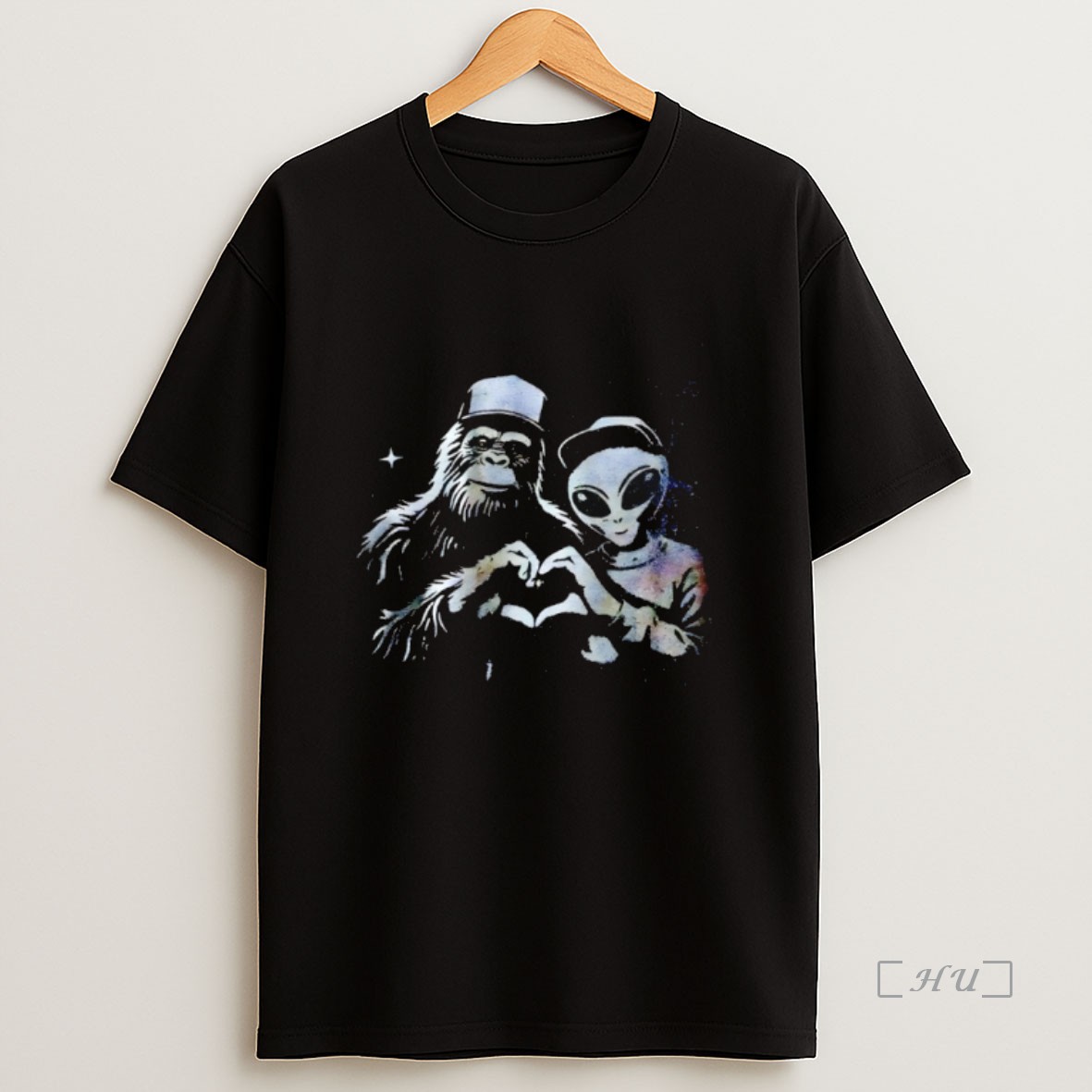 Officials Bigfoot And Alien Hand Heard Premium Shirt Sweatshirt Tee