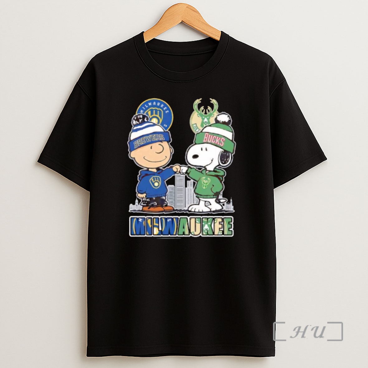 Officials Charlie Brown Snoopy Wearing Milwaukee Brewers Bucks Apparel Premium Shirt Sweatshirt Tee