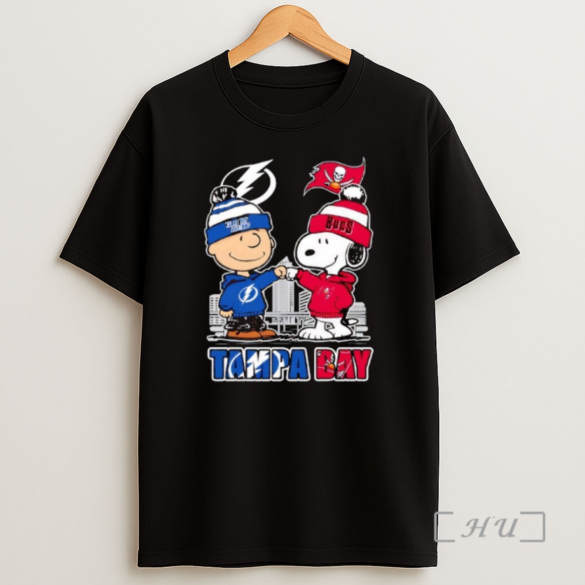 Officials Charlie Brown Snoopy Wearing Tampa Bay Lightning Tampa Bay Buccaneers Apparel Premium Shirt Sweatshirt Tee