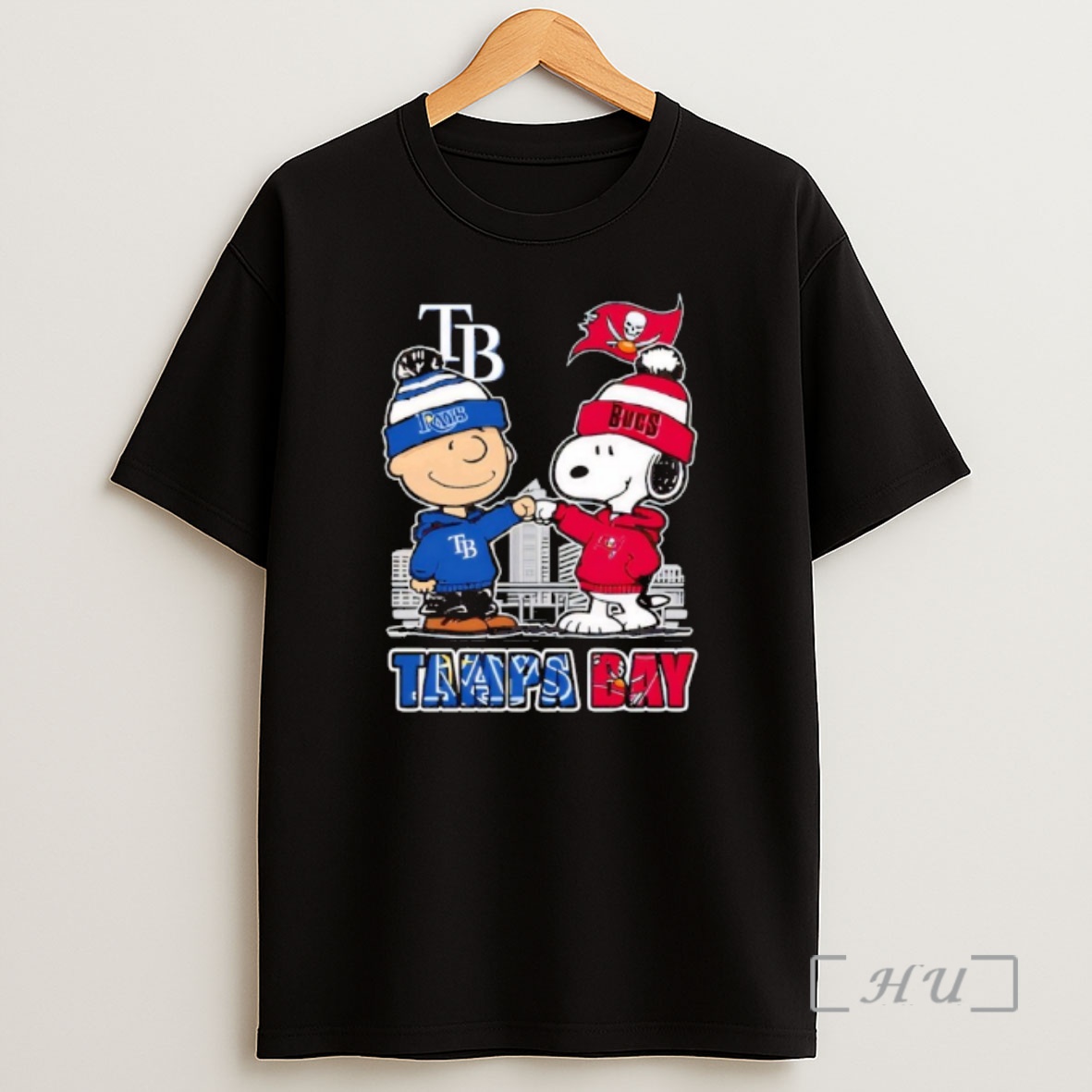 Officials Charlie Brown Snoopy Wearing Tampa Bay Rays Tampa Bay Buccaneers Apparel Premium Shirt Sweatshirt Tee