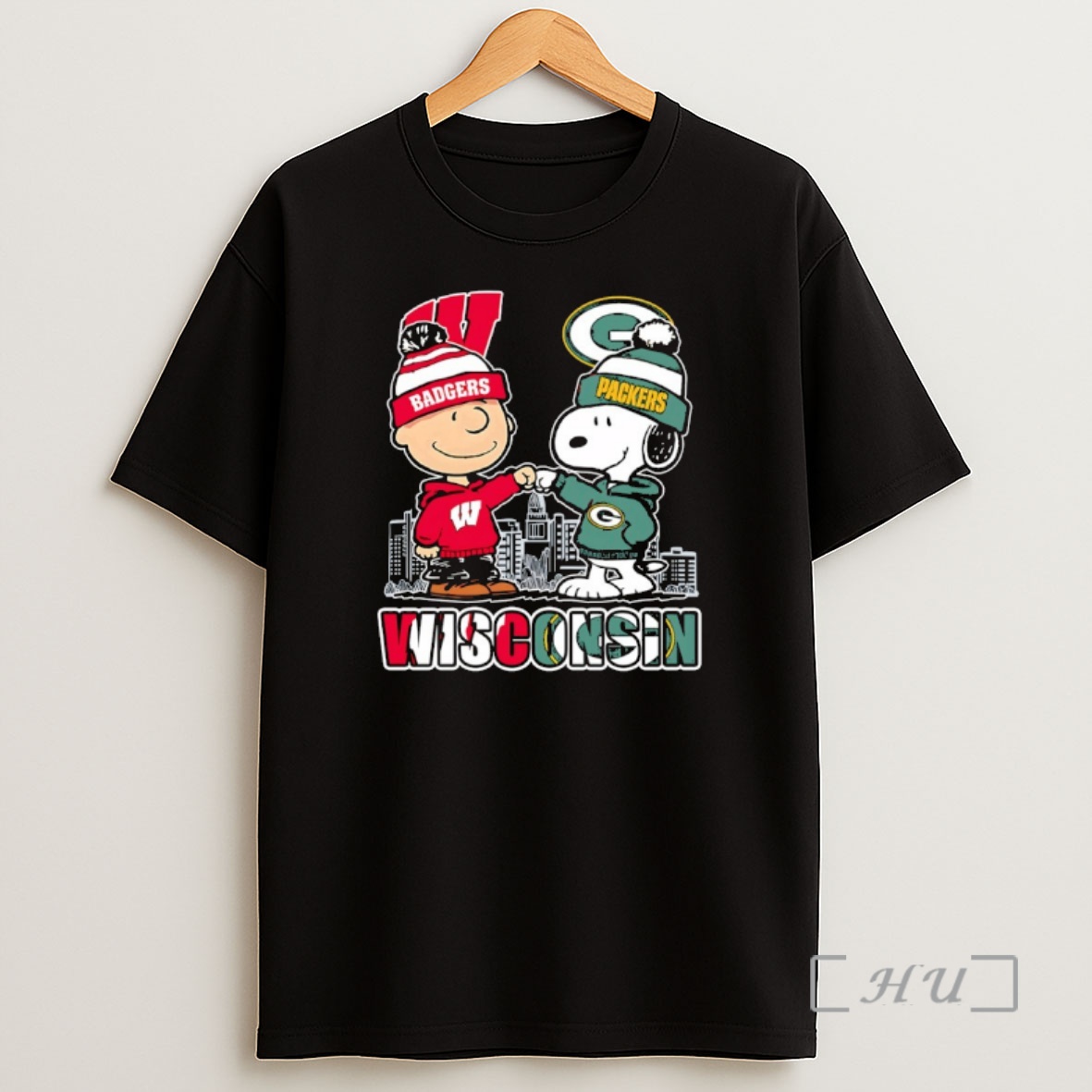 Officials Charlie Brown Snoopy Wearing Wisconsin Badgers Green Bay Packers Apparel Premium Shirt Sweatshirt Tee