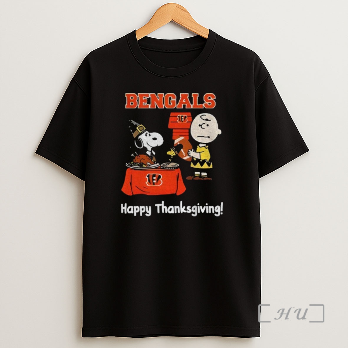 Officials Cincinnati Bengals Thanksgiving With Snoopy And Charlie Brown Nfl Premium Shirt Sweatshirt Tee
