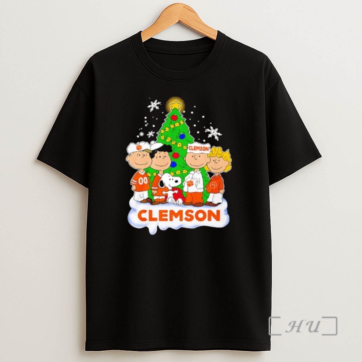 Officials Clemson Tigers Snoopy And The Peanuts Christmas 2025 Premium Shirt Sweatshirt Tee