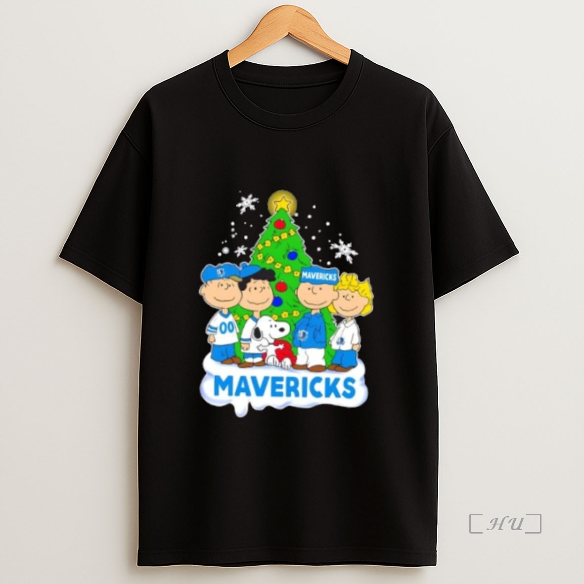 Officials Dallas Mavericks X Peanuts Snoopy And Friends Christmas Tree Premium Shirt Sweatshirt Tee