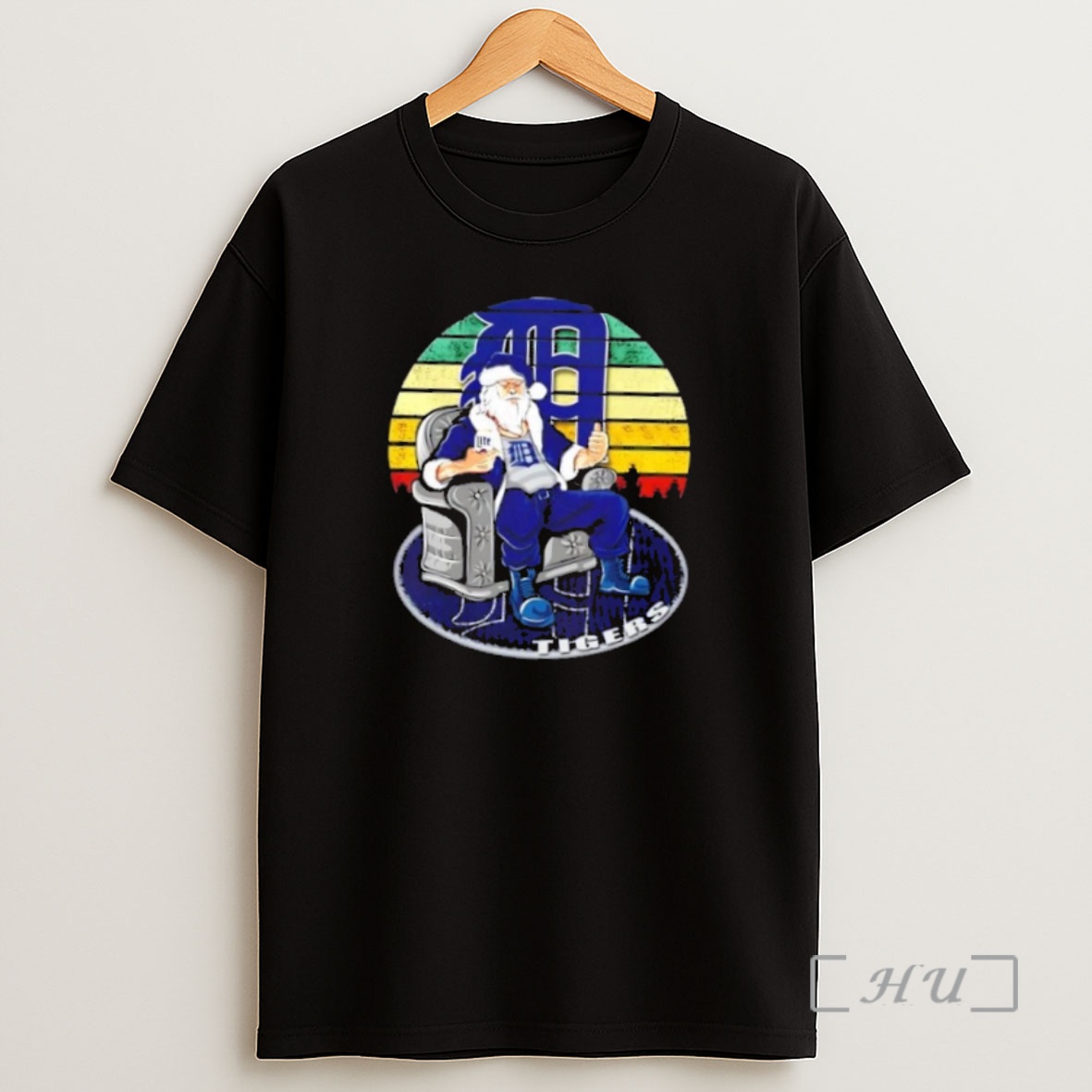 Officials Detroit Tigers X Santa Claus Christmas Vintage Premium Shirt Sweatshirt Tee