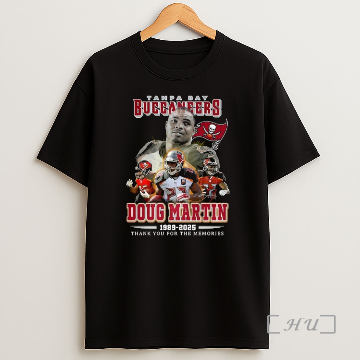 Officials Doug Martin Tampa Bay Buccaneers 1989 2025 Thank You For The Memories Signature Premium Shirt Sweatshirt Tee
