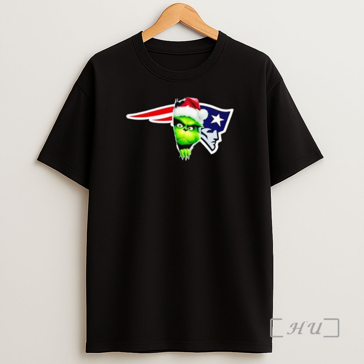 Officials Grinch Peeking Through New England Patriots Christmas Holiday Premium Shirt Sweatshirt Tee