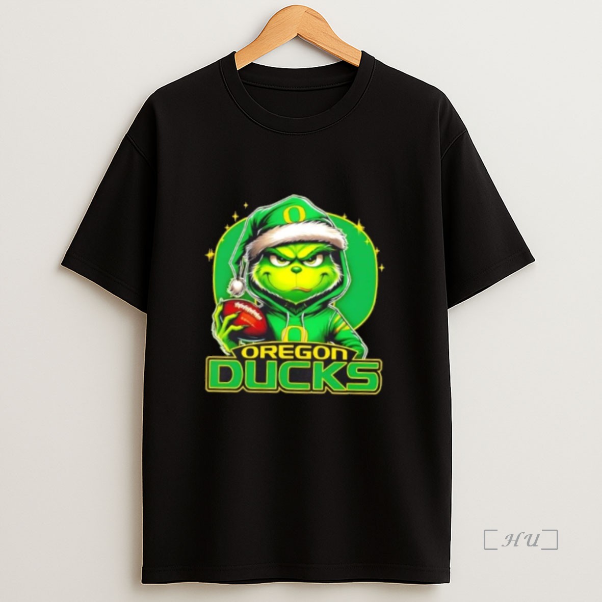 Officials Grinch Is Holding A Ball And Smiling At Oregon Ducks Fans Christmas Premium Shirt Sweatshirt Tee