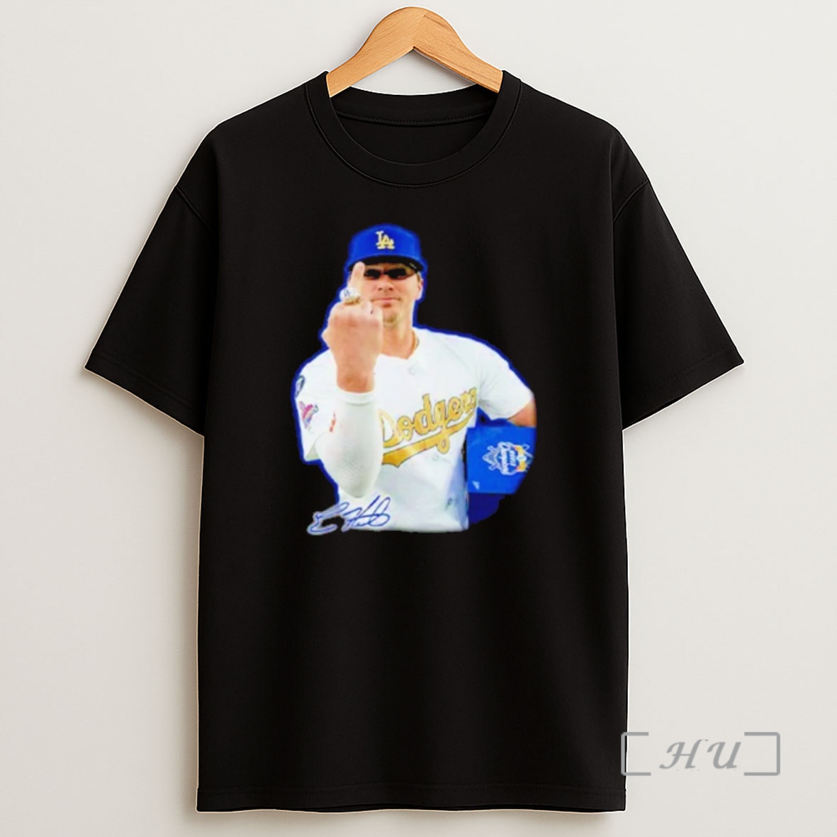 Officials Kike Hernandez Los Angeles Dodgers Middle Finger Premium Shirt Sweatshirt Tee