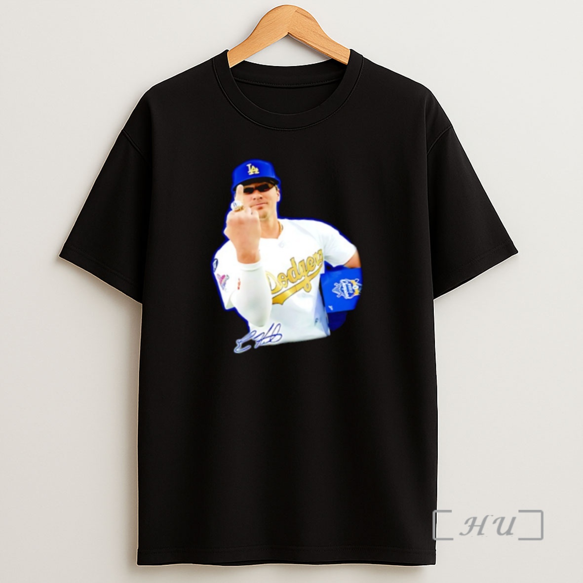 Officials Kike Hernandez Middle Finger Ring Dodgers World Champs Signature Premium Shirt Sweatshirt Tee