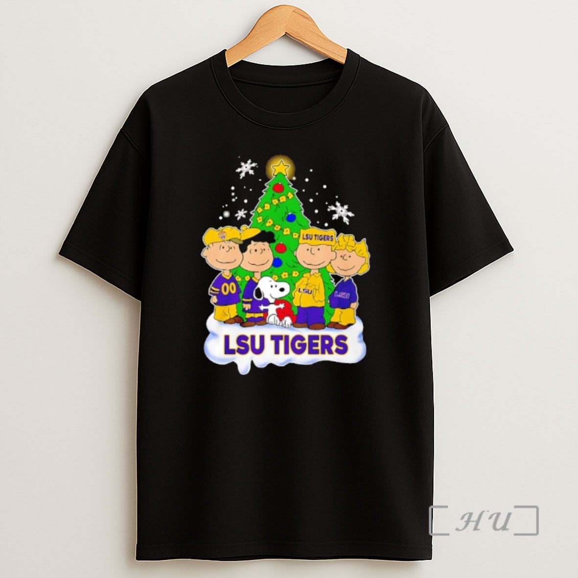 Officials Lsu Tigers Snoopy And The Peanuts Christmas 2025 Premium Shirt Sweatshirt Tee