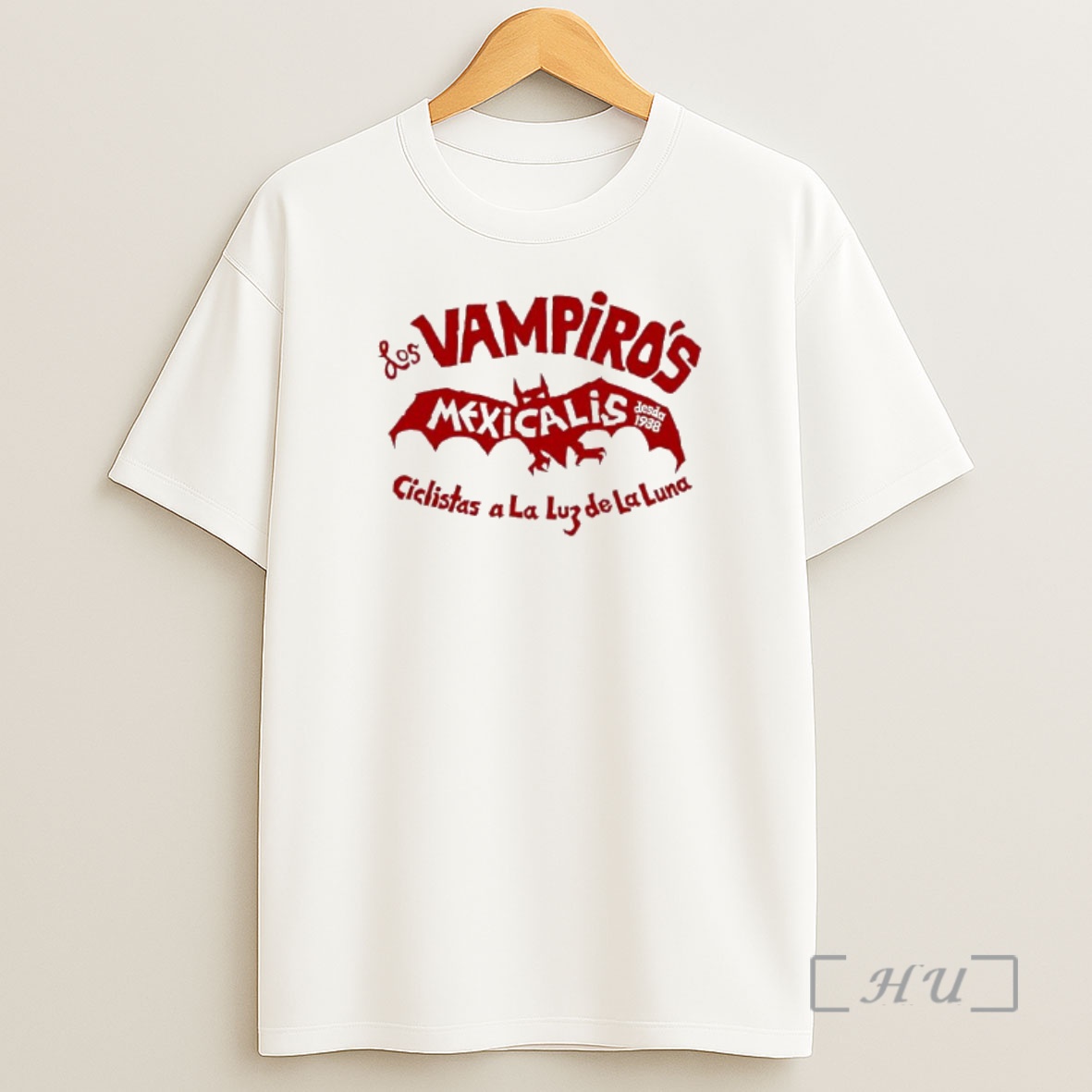Officials Los Vampiros Mexico Desde 1938 Ciclistas A La Luz De La Luna Johnson Motors Premium Shirt Sweatshirt Tee