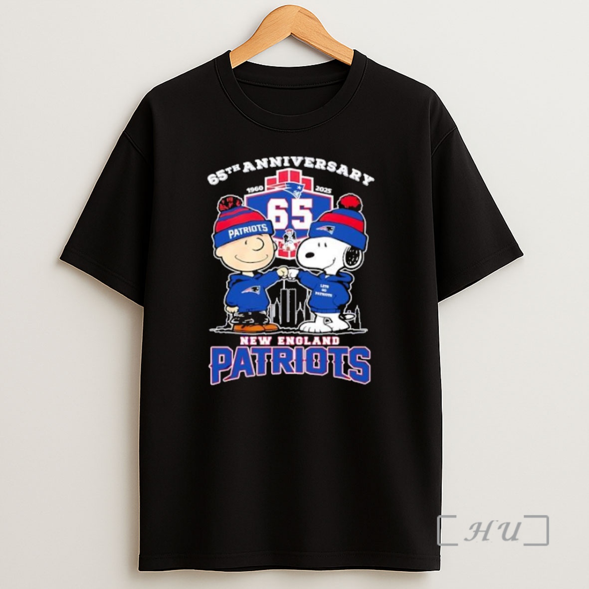 Officials New England Patriots 65th Anniversary 1960 2025 Snoopy Peanuts Premium Shirt Sweatshirt Tee