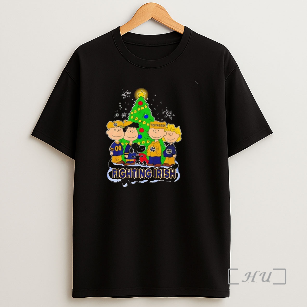 Officials Notre Dame Fighting Irish Snoopy And The Peanuts Christmas 2025 Premium Shirt Sweatshirt Tee