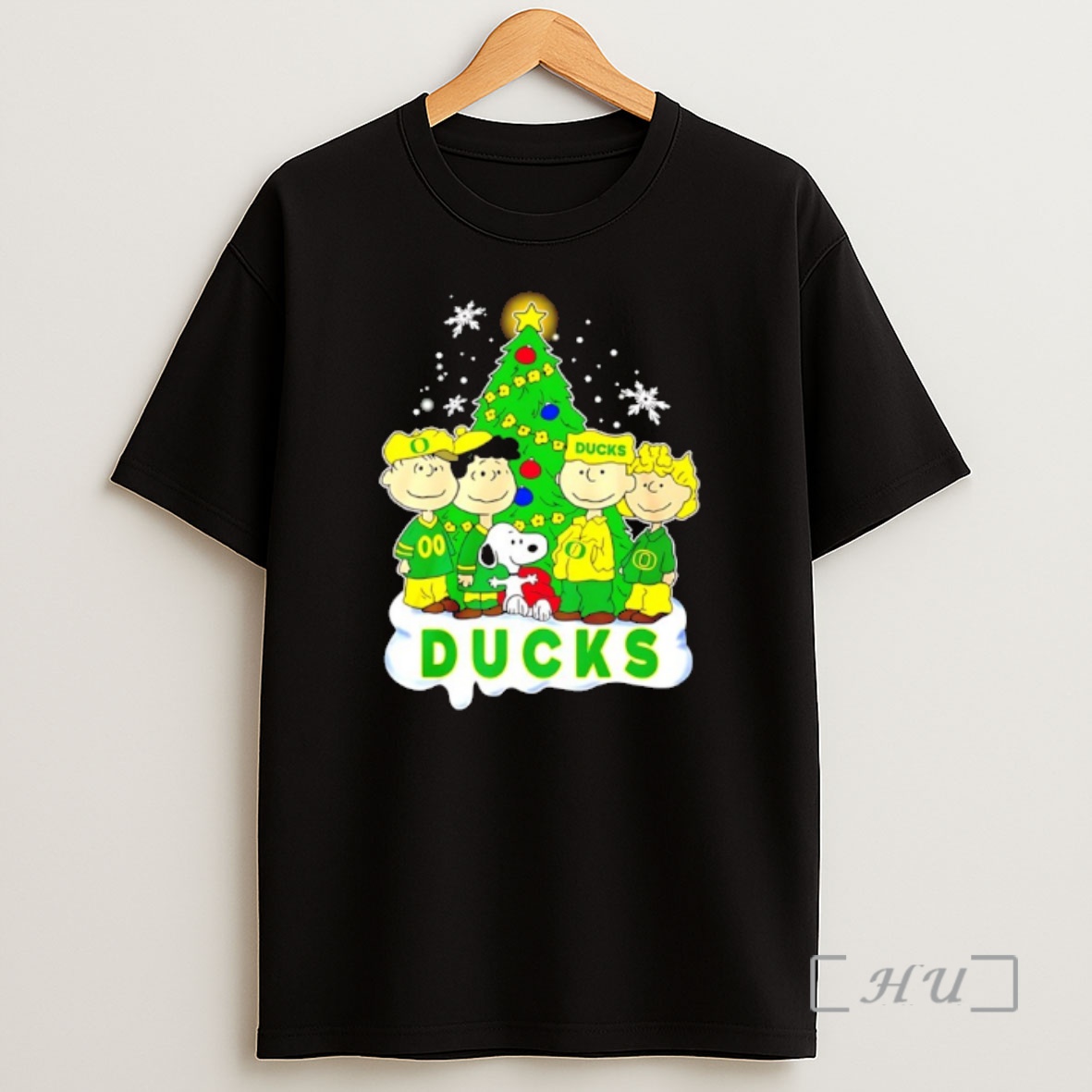 Officials Oregon Ducks Snoopy And The Peanuts Christmas 2025 Premium Shirt Sweatshirt Tee