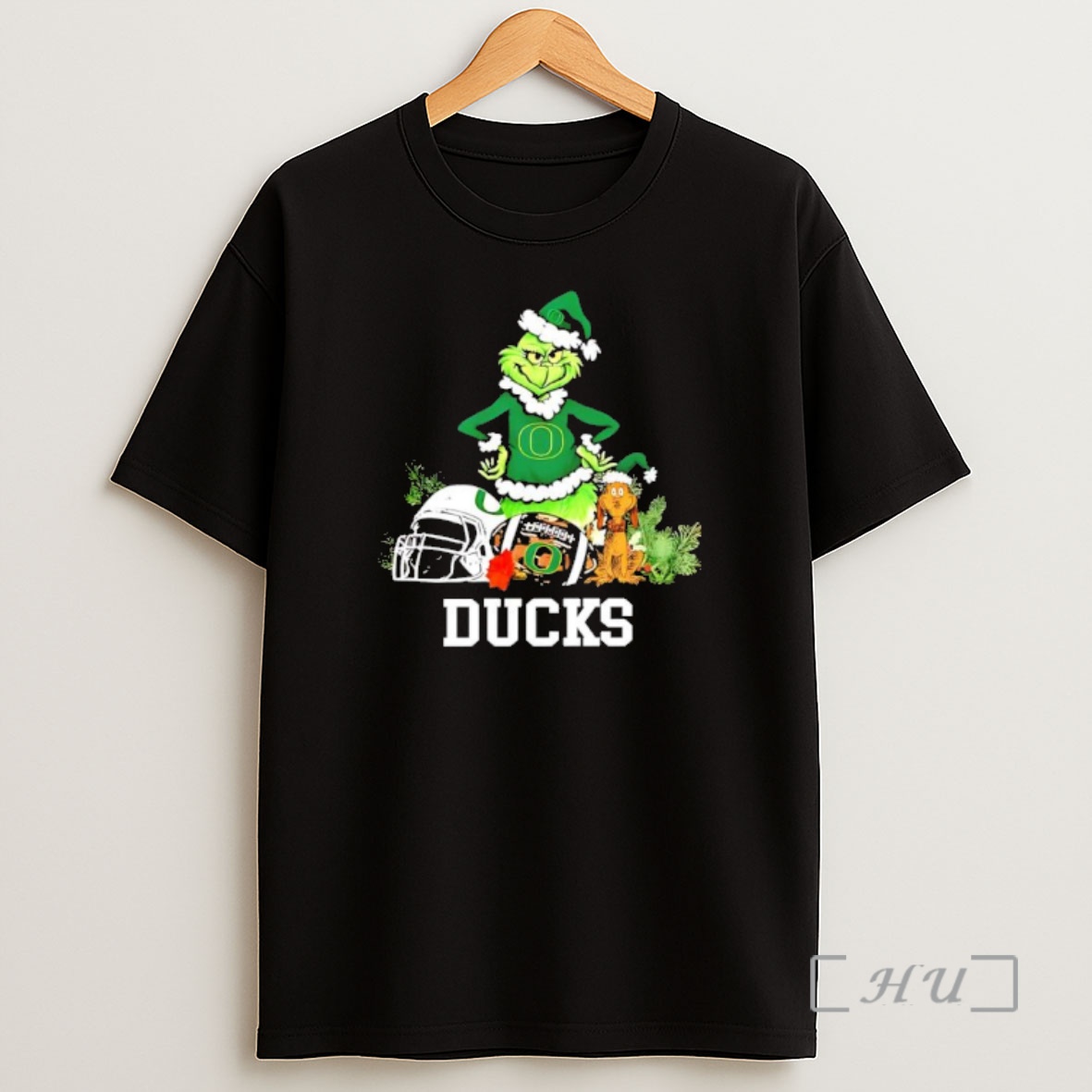 Officials Oregon Ducks The Grinch And Max Helmet Christmas 2025 Premium Shirt Sweatshirt Tee