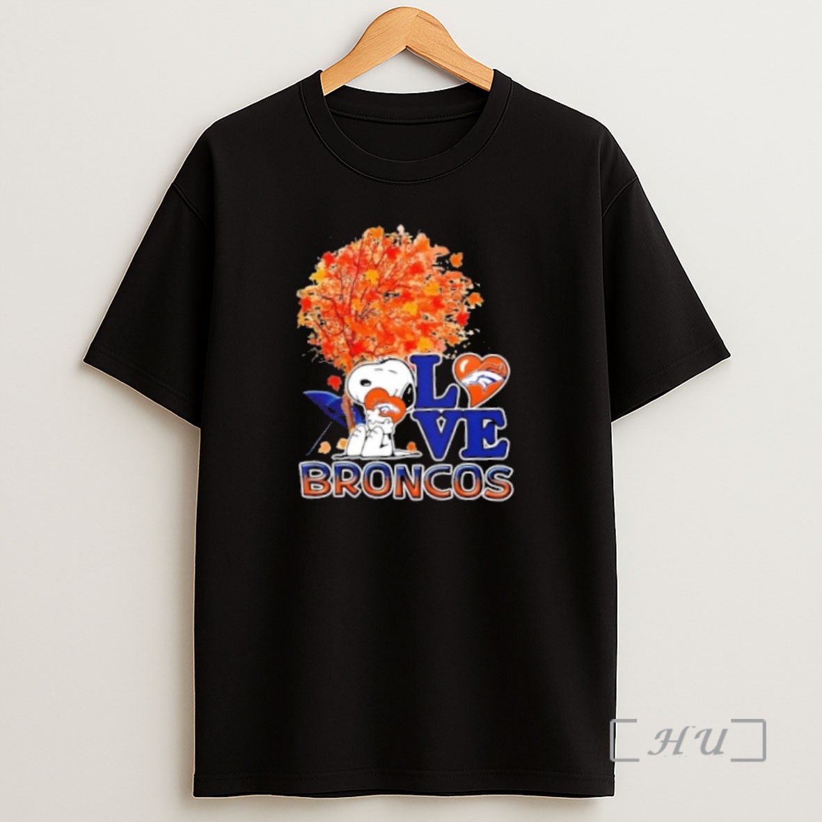 Officials Peanuts Snoopy Hug Heart I Love Denver Broncos Premium Shirt Sweatshirt Tee