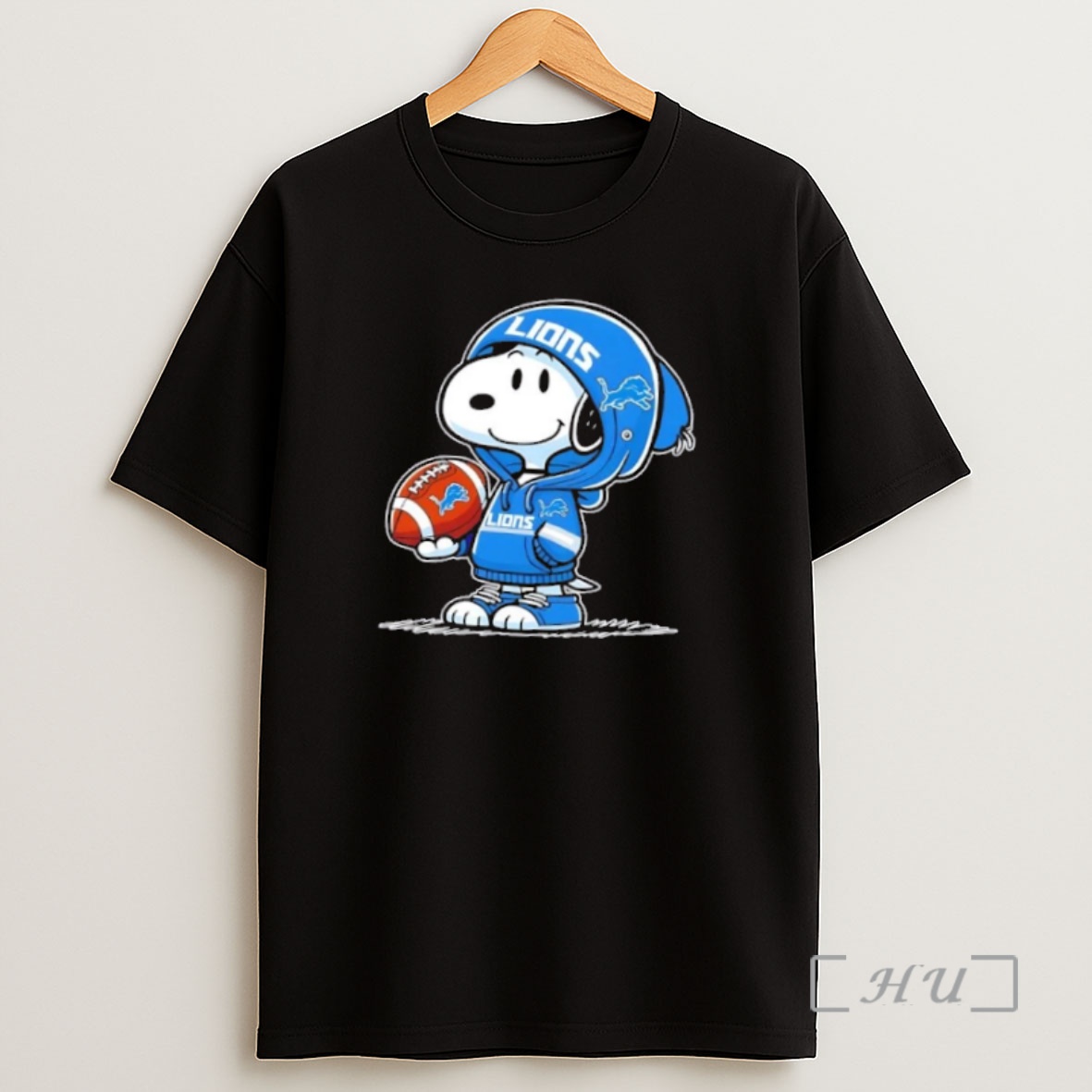 Officials Peanuts Snoopy Wearing Detroit Lions And Smilling At Fans Premium Shirt Sweatshirt Tee