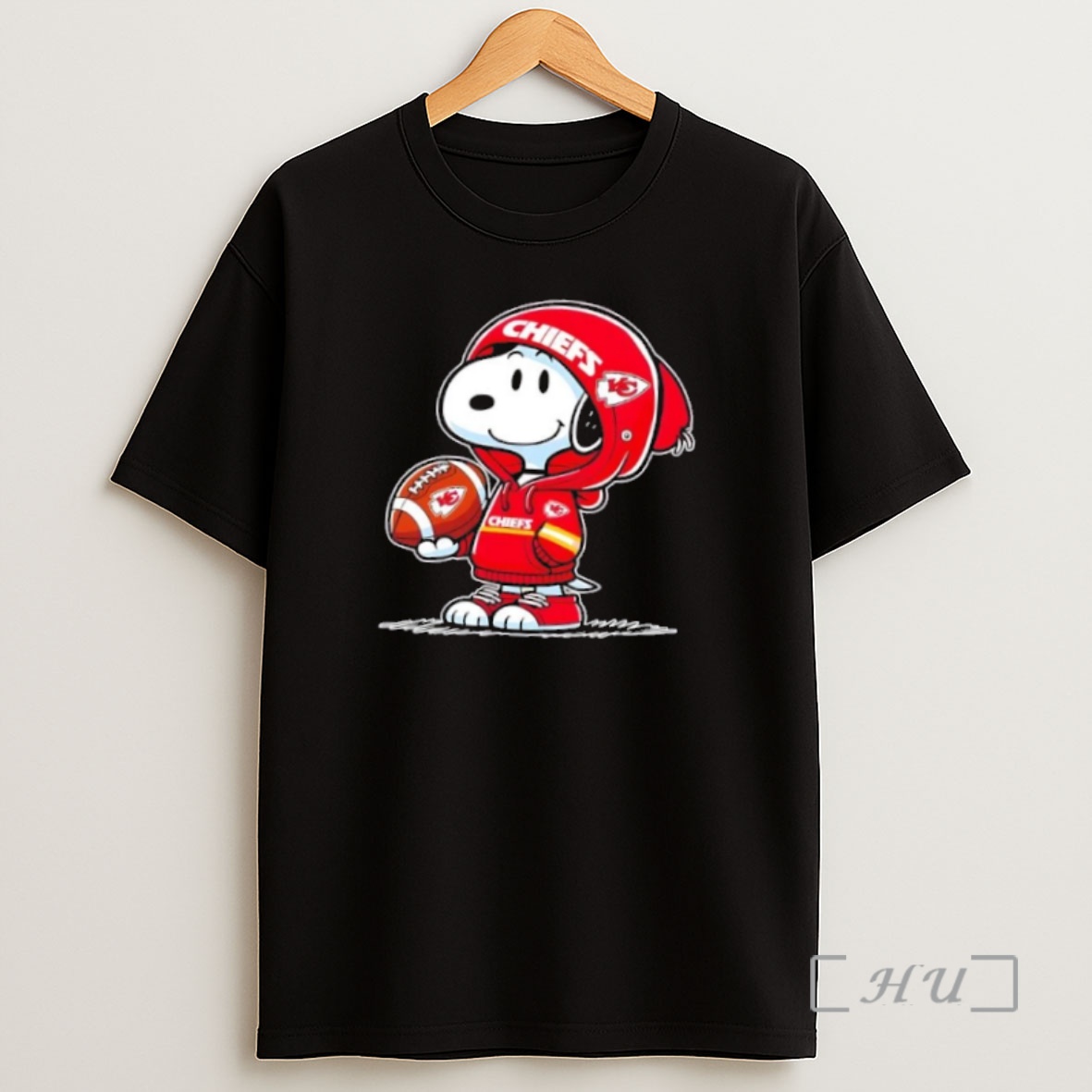 Officials Peanuts Snoopy Wearing Kansas City Chiefs And Smilling At Fans Premium Shirt Sweatshirt Tee