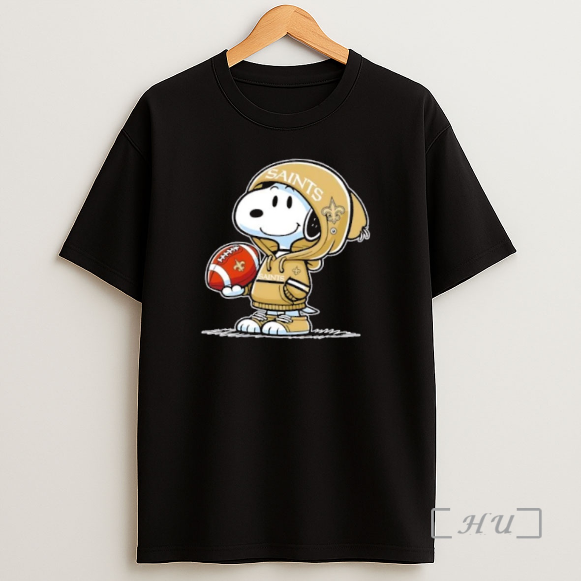 Officials Peanuts Snoopy Wearing New Orleans Saints And Smilling At Fans Premium Shirt Sweatshirt Tee