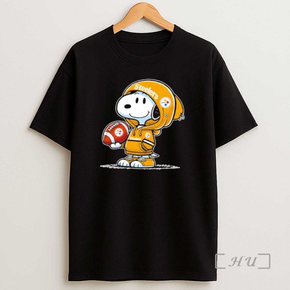 Officials Peanuts Snoopy Wearing Pittsburgh Steelers And Smilling At Fans Premium Shirt Sweatshirt Tee