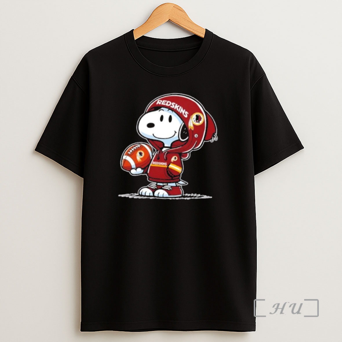 Officials Peanuts Snoopy Wearing Washington Commanders And Smilling At Fans Premium Shirt Sweatshirt Tee