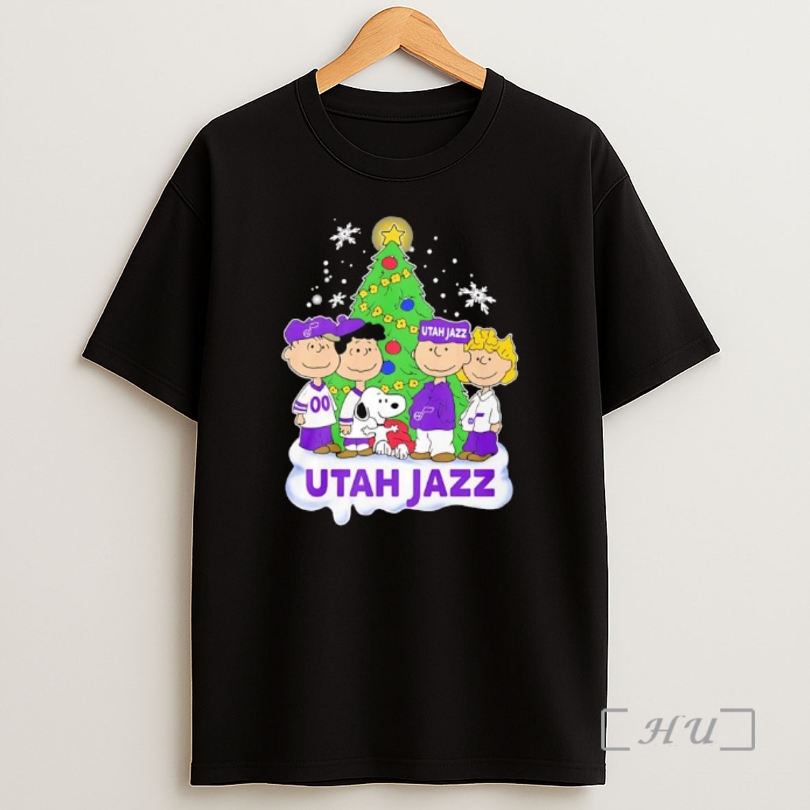 Officials Peanuts Comic Christmas Tree In Utah Jazz Graphic Premium Shirt Sweatshirt Tee