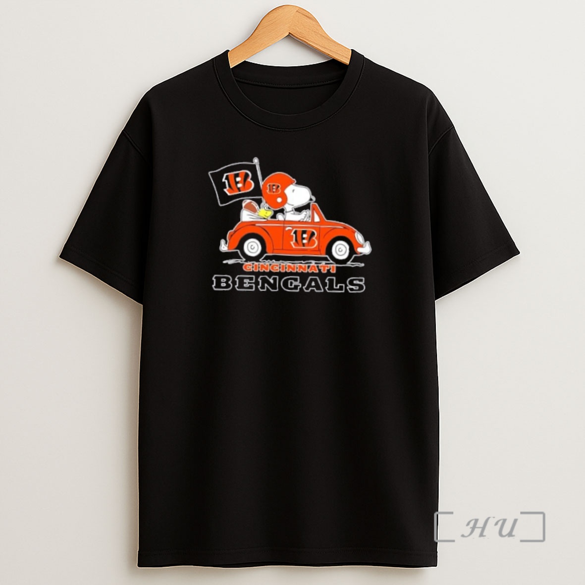 Officials Snoopy And Woodstock Driving Car Cincinnati Bengals Football Premium Shirt Sweatshirt Tee