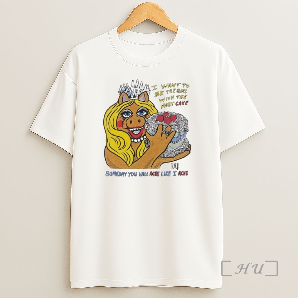 Officials The Muppets Miss Piggy I Am Everything I Want To Be The Girl With The Most Cake Premium Shirt Sweatshirt Tee