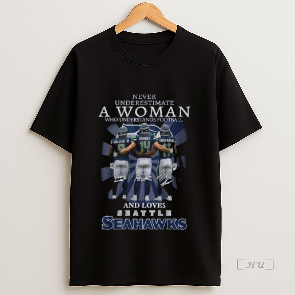 Officials Walker Iii Darnold Smith Njigba Seattle Seahawks Never Underestimate A Woman Who Understands Football Signatures Premium Shirt Sweatshirt Tee