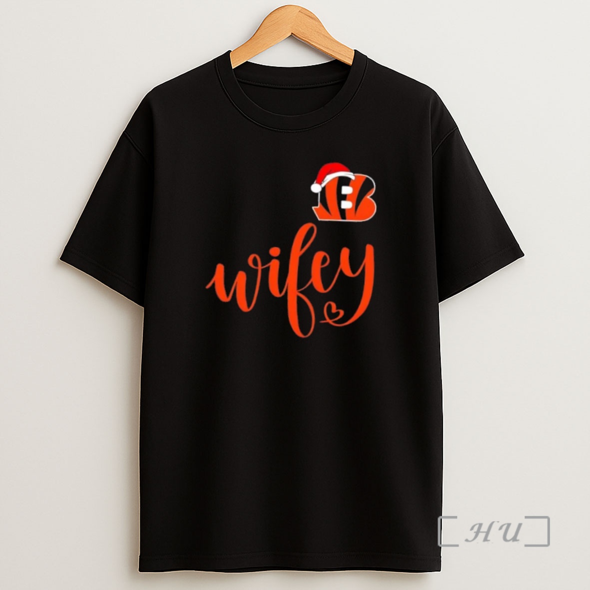 Officials Wifey Cincinnati Bengals Santa Hat Merry Christmas Premium Shirt Sweatshirt Tee