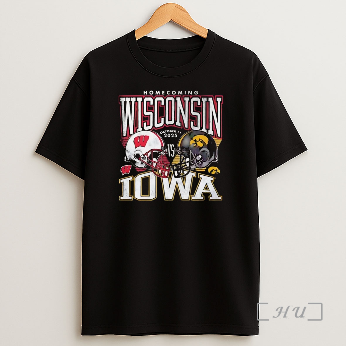 Officials Wisconsin Badgers Vs Iowa Hawkeyes 2025 Homecoming Matchup Premium Shirt Sweatshirt Tee
