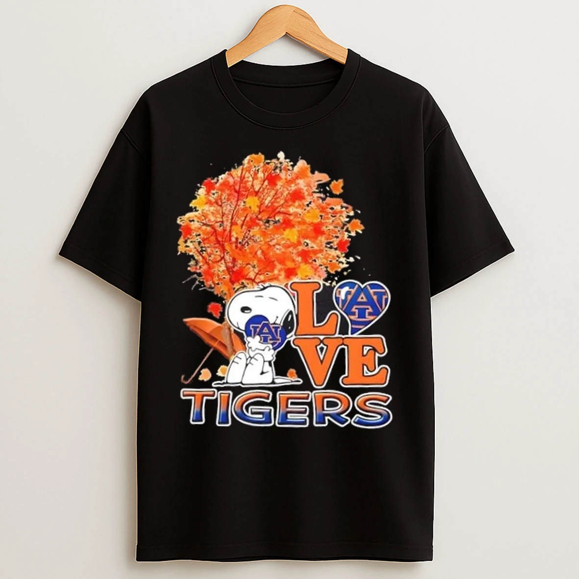 Peanuts Snoopy Hug Heart I Love Auburn Tigers T Shirts