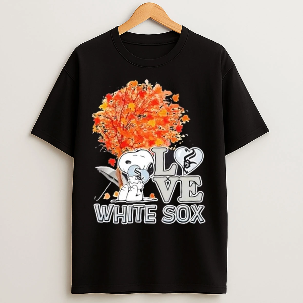 Peanuts Snoopy Hug Heart I Love Chicago White Sox T Shirts