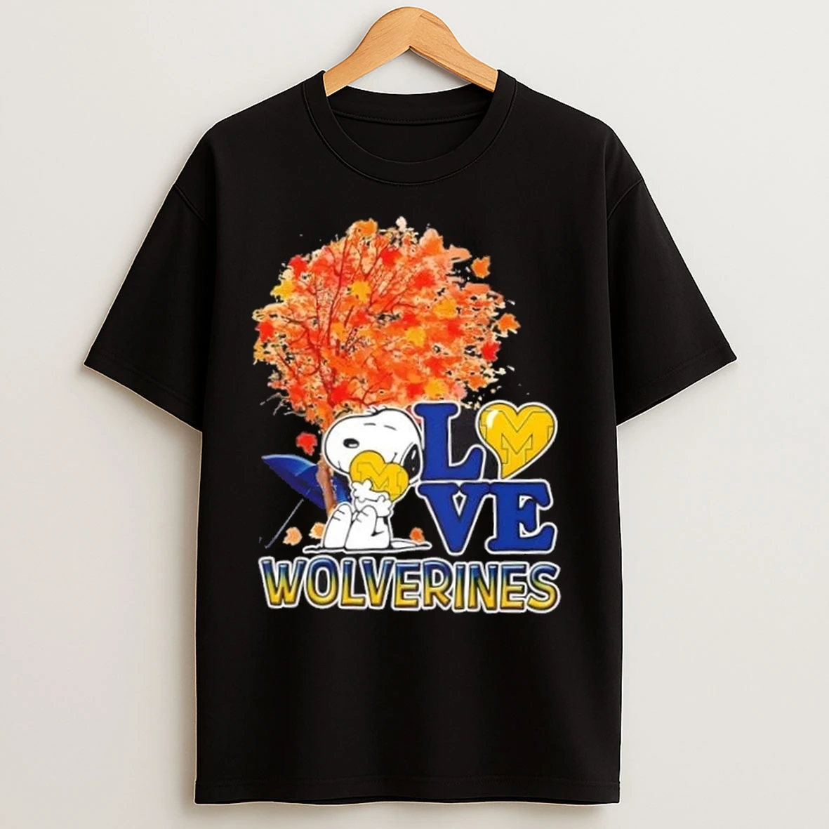 Peanuts Snoopy Hug Heart I Love Michigan Wolverines T Shirts