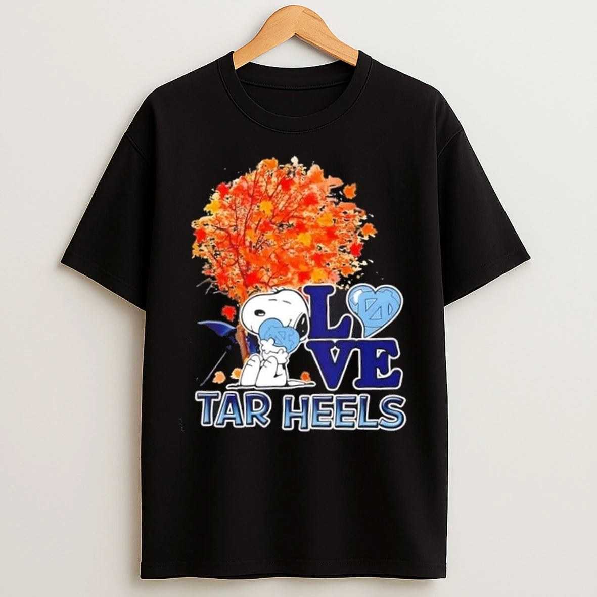 Peanuts Snoopy Hug Heart I Love North Carolina Tar Heels T Shirts