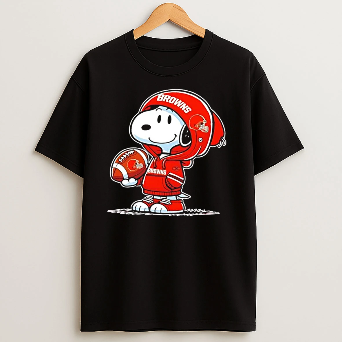 Peanuts Snoopy Wearing Cleveland Browns And Smilling At Fans T Shirts