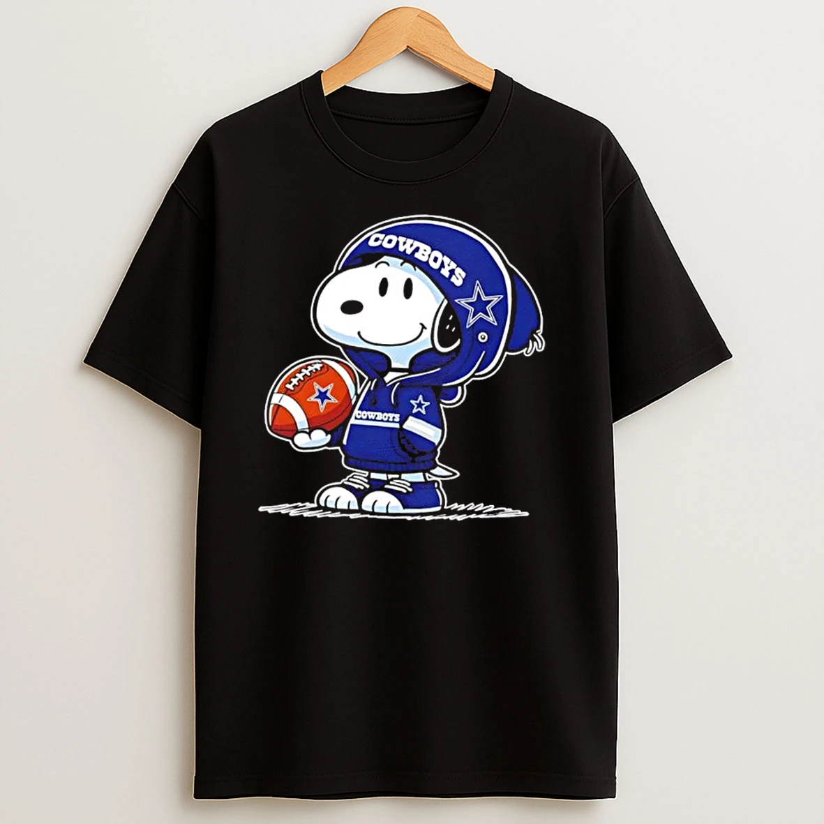Peanuts Snoopy Wearing Dallas Cowboys And Smilling At Fans T Shirts