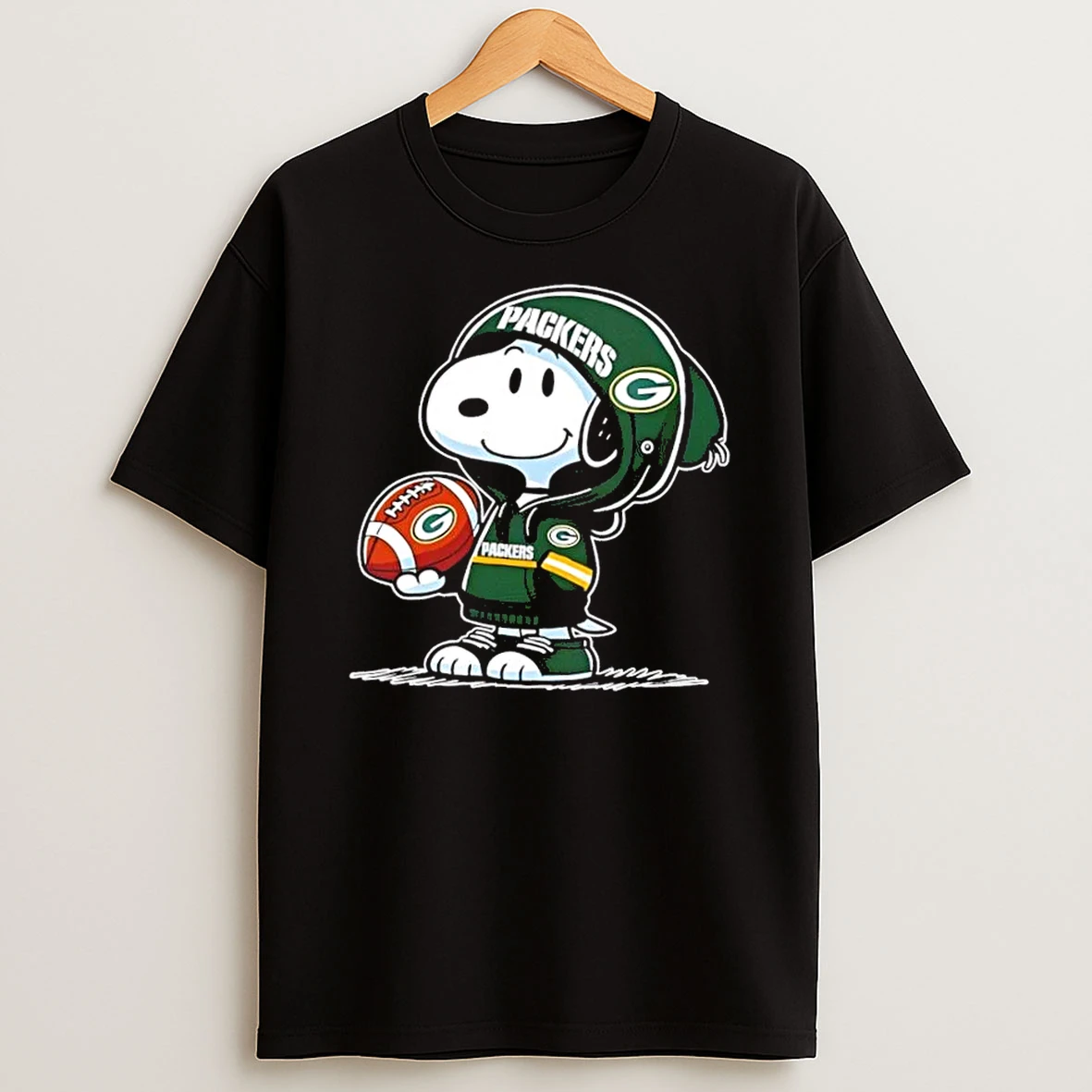 Peanuts Snoopy Wearing Green Bay Packers And Smilling At Fans Shirts