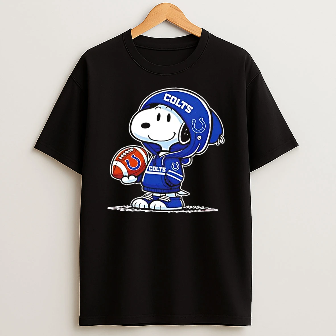 Peanuts Snoopy Wearing Indianapolis Colts And Smilling At Fans Shirts
