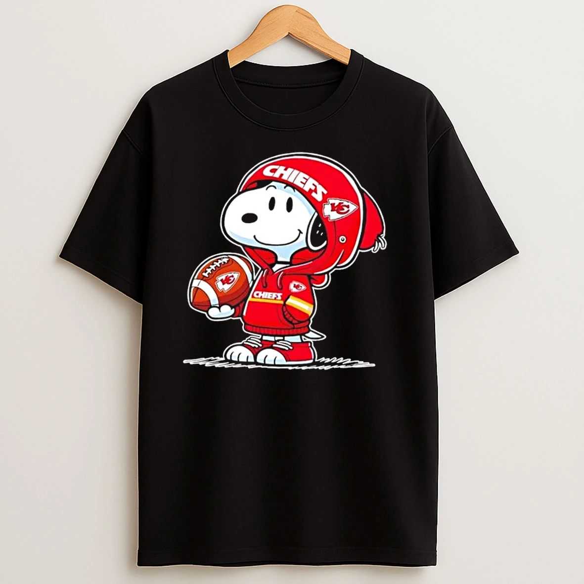 Peanuts Snoopy Wearing Kansas City Chiefs And Smilling At Fans T Shirts