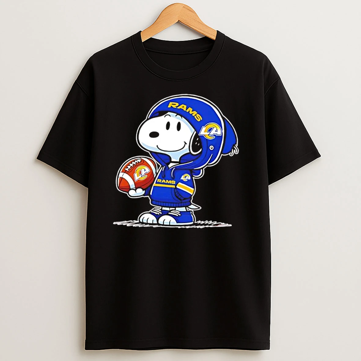 Peanuts Snoopy Wearing Los Angeles Rams And Smilling At Fans T Shirts