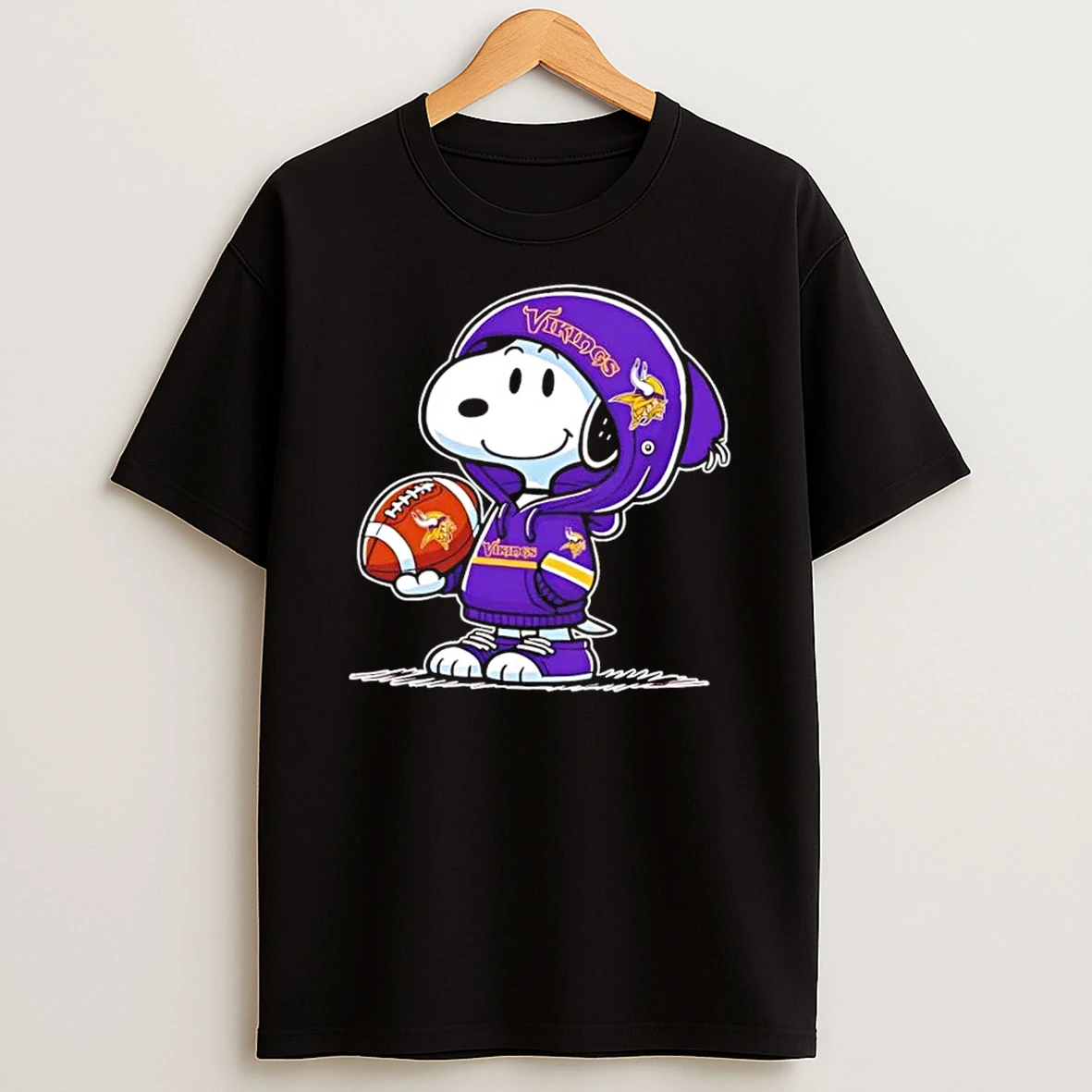 Peanuts Snoopy Wearing Minnesota Vikings And Smilling At Fans Shirts