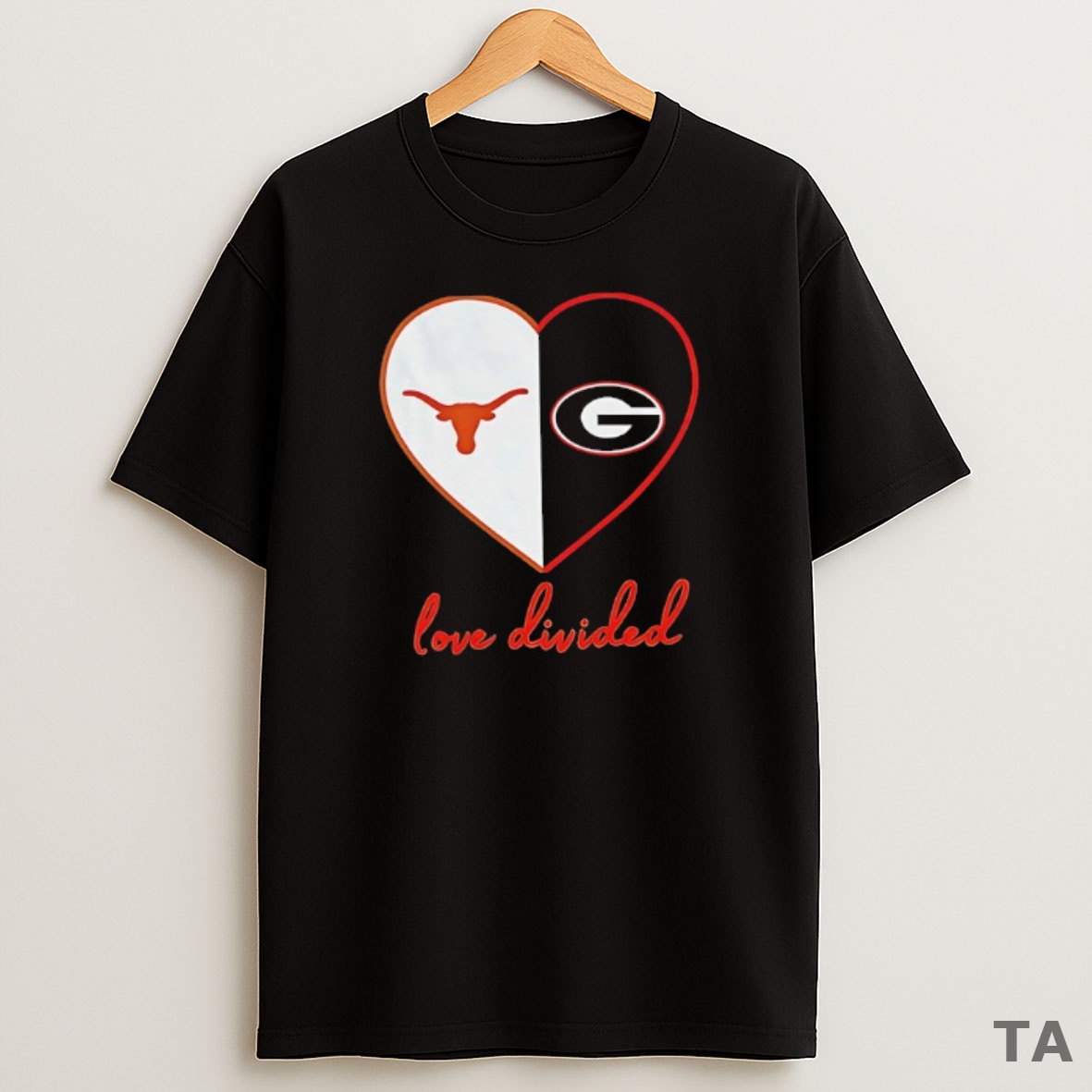 Top Love Divided Texas Longhorns Vs Georgia Bulldogs Football Nfl Mashup Logo Shrt Sweatshirt Tee