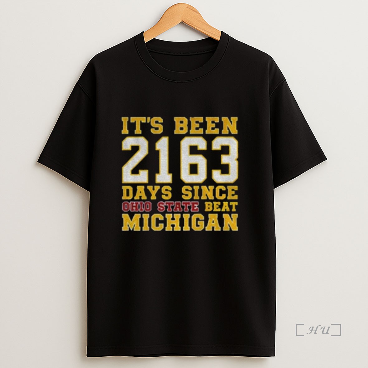 Trending Dave Portnoy Wearing Its Been 2163 Days Since Ohio State Beat Michigan Premium Shirt Sweatshirt Tee